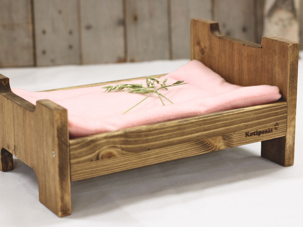 Massiivipuinen sänky marsuille, chinchilloille ja kesyrotille